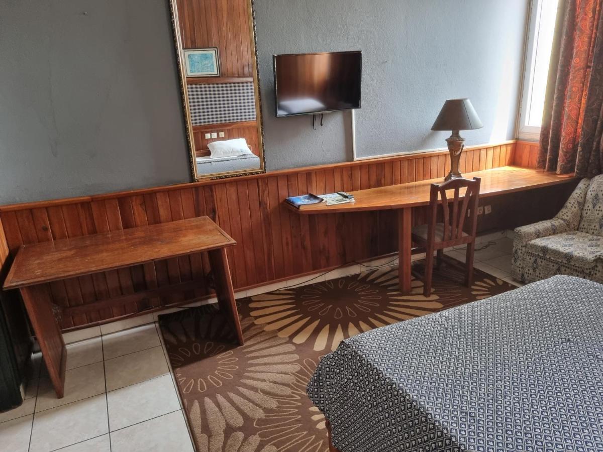 Hotel Saffana Дуала Екстер'єр фото